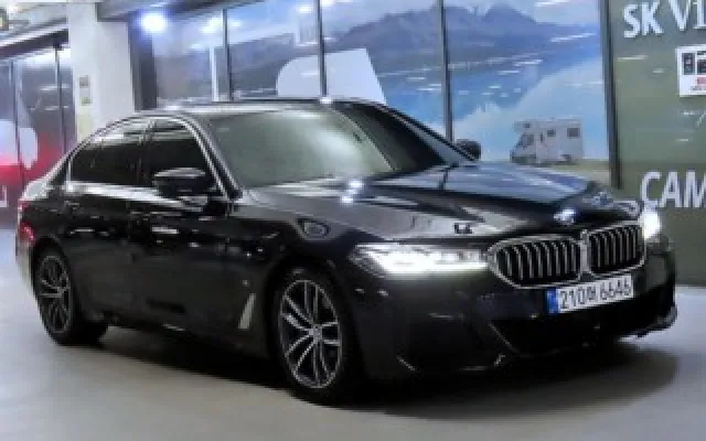 수원중고자동차문의 5시리즈 (G30) 520i M 스포츠 매물 사진 9 - 2022/01 129,630km